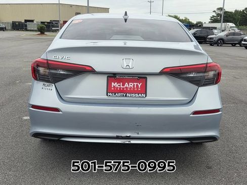 Used 2023 Honda Civic EX image 4
