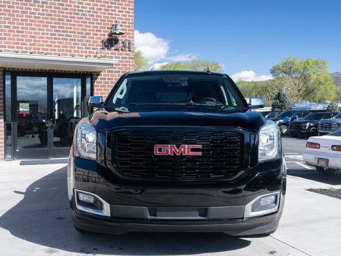 Used 2018 GMC Yukon Denali w/ Denali Ultimate Package image 2