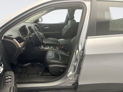 Used 2016 Jeep Cherokee Limited AWD/4WD image 10