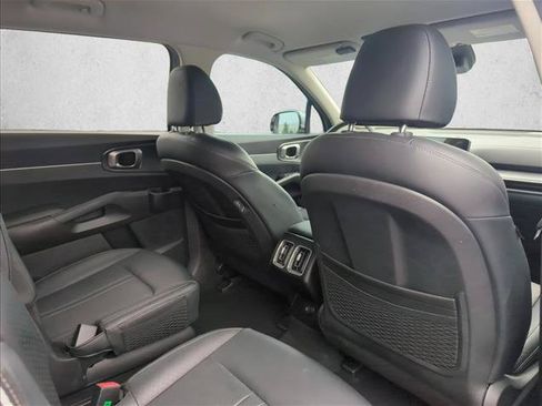 Used 2025 Kia Sorento EX AWD/4WD image 25