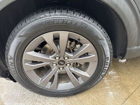 Used 2022 Ford Explorer XLT w/ Equipment Group 202A image 12