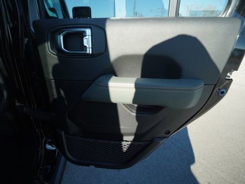 New 2026 Jeep Gladiator Mojave image 21