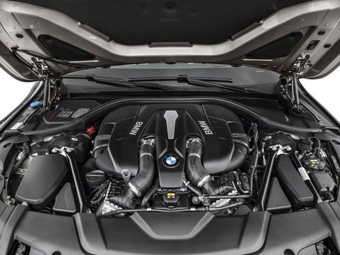 Used 2016 BMW 750i xDrive image 15