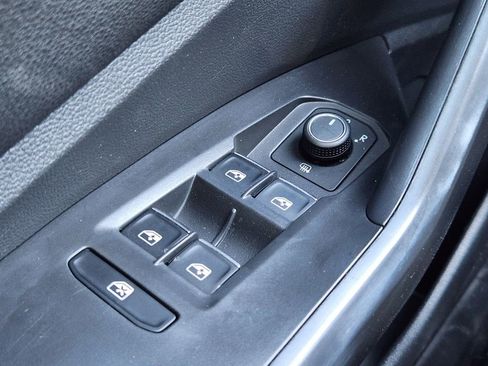 Used 2024 Volkswagen Jetta SE image 25