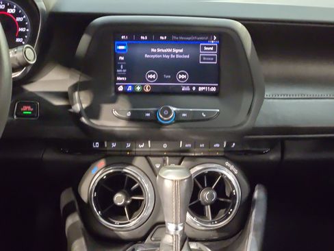 Used 2020 Chevrolet Camaro LT RWD image 16