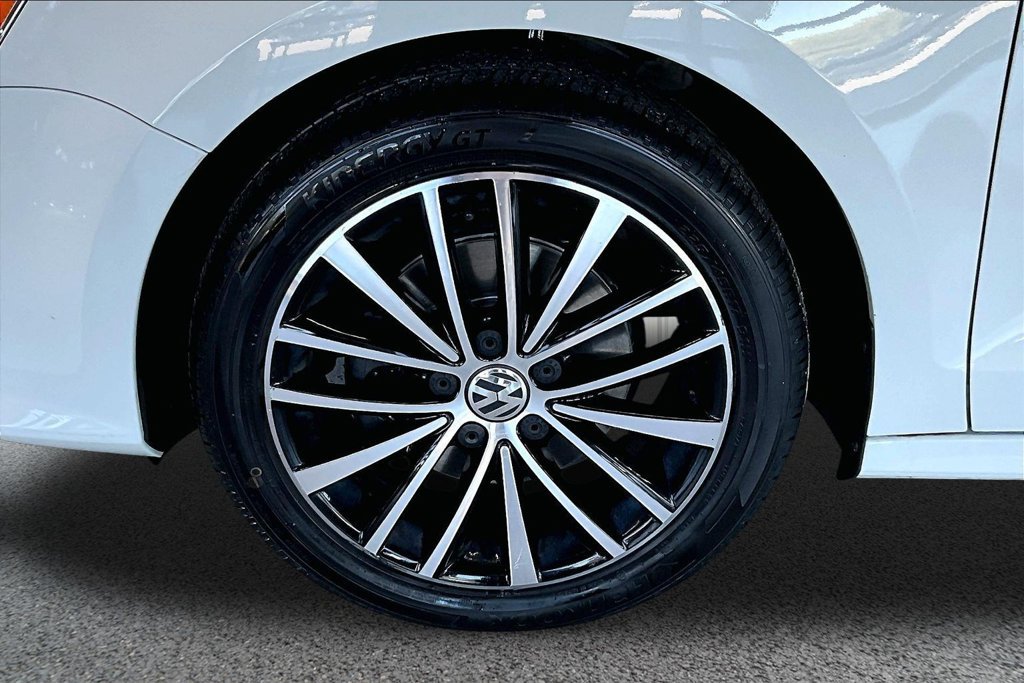 Used 2016 Volkswagen Jetta Sport FWD image 33
