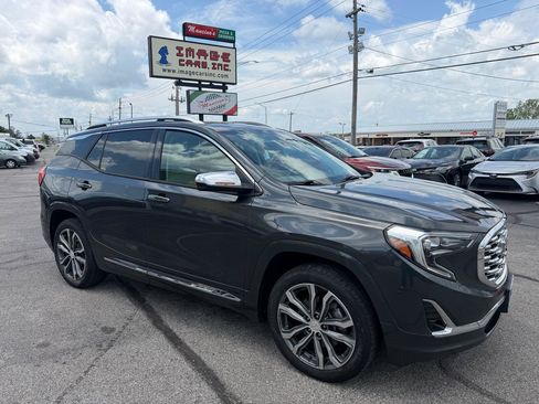 Used 2018 GMC Terrain Denali w/ Advanced Safety Package AWD/4WD image 4