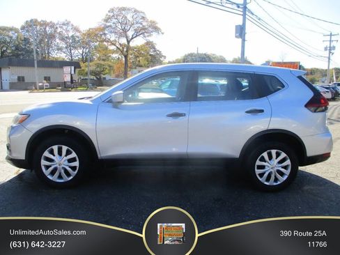Used 2018 Nissan Rogue S AWD/4WD image 4