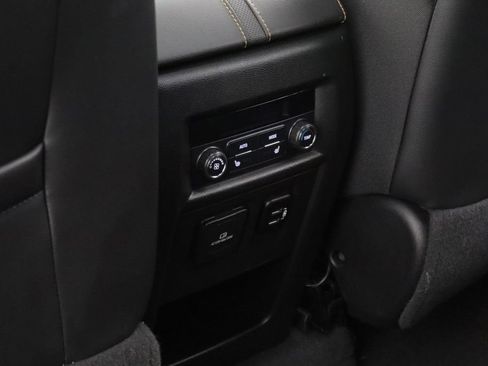 Used 2018 Chevrolet Traverse Premier AWD/4WD image 11