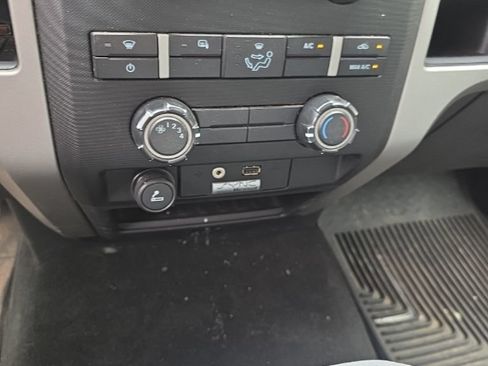 Used 2011 Ford F150 XLT w/ XLT Chrome Pkg AWD/4WD image 14