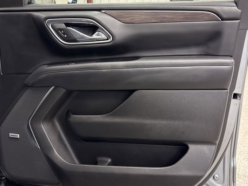 Used 2023 Chevrolet Suburban LT image 20