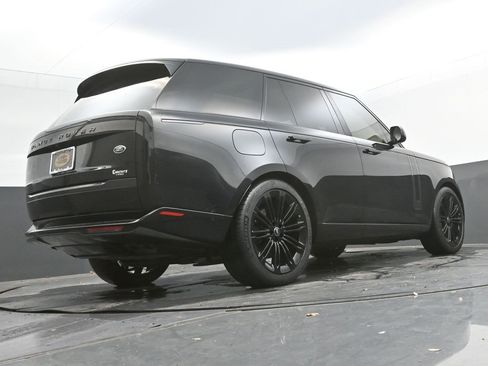 Used 2023 Land Rover Range Rover SE image 37