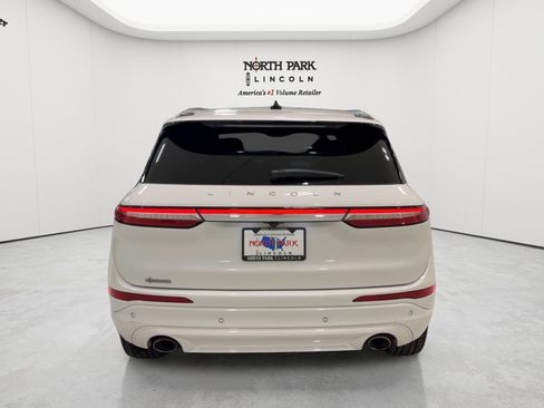 Used 2022 Lincoln Corsair Reserve AWD/4WD image 4