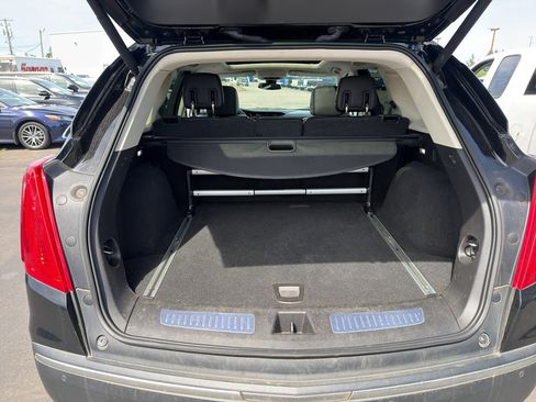 Used 2017 Cadillac XT5 Premium Luxury AWD/4WD image 4