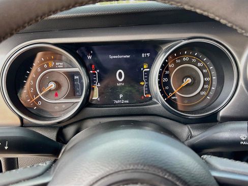Used 2023 Jeep Gladiator Sport AWD/4WD image 12