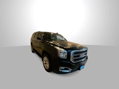 Used 2017 GMC Yukon SLE w/ SLE Value Package image 2