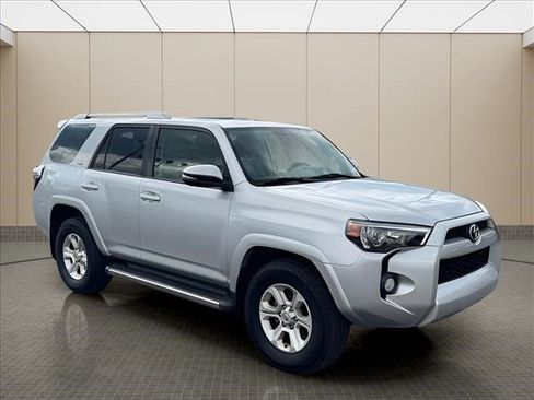 Used 2016 Toyota 4Runner SR5 Premium RWD image 2