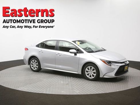 Used 2022 Toyota Corolla LE FWD image 47