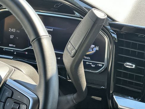 Used 2025 Chevrolet Silverado 2500 LTZ w/ LTZ Convenience Package image 30