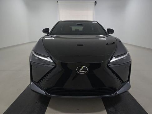 Used 2023 Lexus RZ 450e Premium image 2
