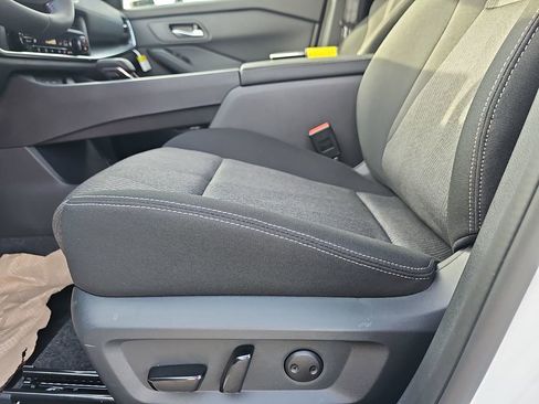 New 2026 Nissan Rogue SV FWD image 33