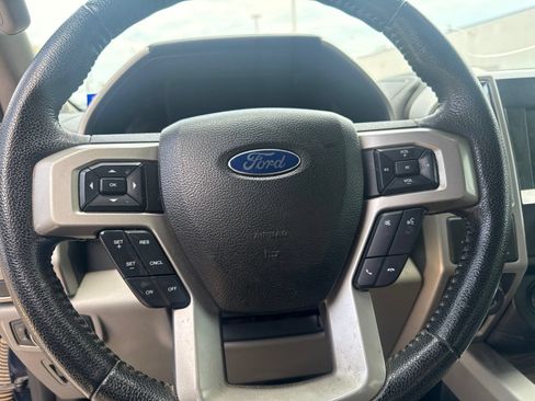 Used 2016 Ford F150 Lariat RWD image 13