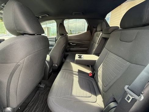 Certified 2025 Hyundai Santa Cruz SE FWD image 12