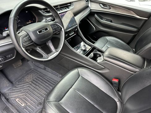 Used 2022 Jeep Grand Cherokee L Limited AWD/4WD image 9