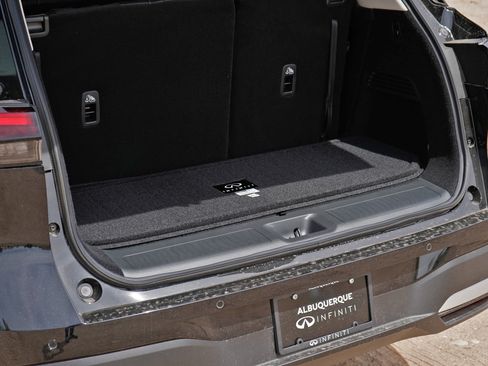 Certified 2026 INFINITI QX60 Luxe w/ Cargo Package AWD/4WD image 9