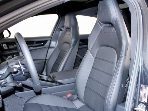 New 2025 Porsche Panamera 4 image 20