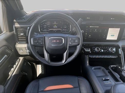 Used 2025 GMC Sierra 2500 AT4 w/ Technology Package AWD/4WD image 5
