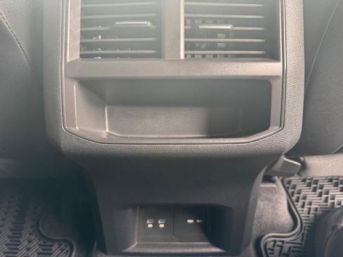 Used 2022 Volkswagen Atlas Cross Sport SE w/ Black Wheel Package AWD/4WD image 16