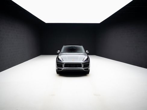 Used 2023 Porsche Cayenne Turbo image 89