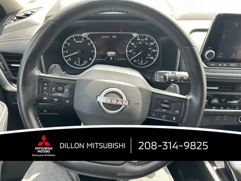 Used 2025 Nissan Rogue SV AWD/4WD image 2