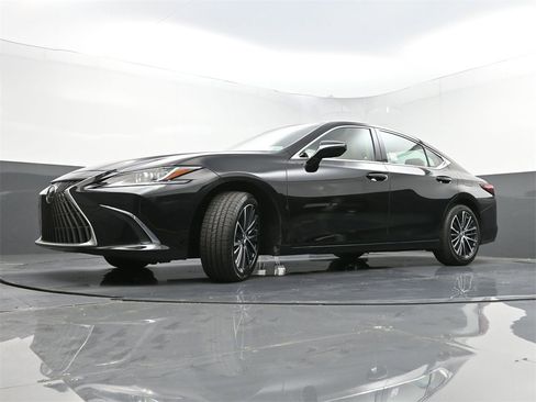 Used 2024 Lexus ES 350 w/ Premium Package image 30