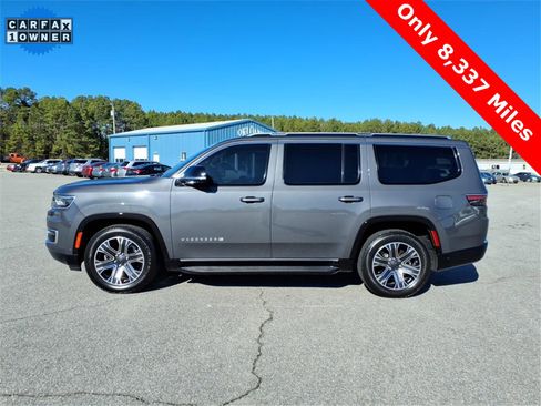 Used 2024 Jeep Wagoneer Series II w/ Convenience Group I image 2