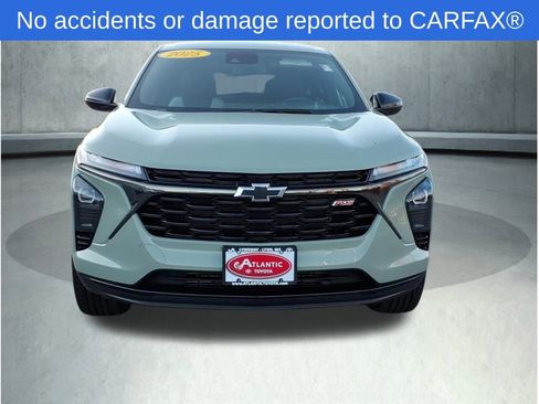 Used 2024 Chevrolet Trax RS w/ Driver Confidence Package image 2