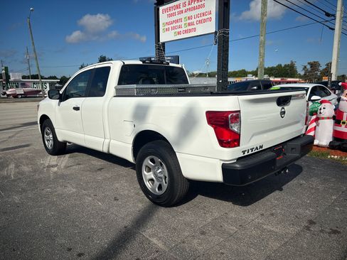 Used 2022 Nissan Titan S image 6