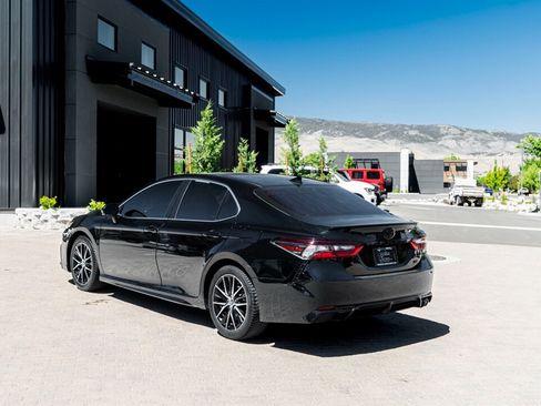 Used 2022 Toyota Camry SE w/ Convenience Package FWD image 8