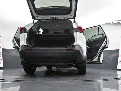 Used 2022 Toyota RAV4 XLE w/ XLE Grade Weather Package image 29