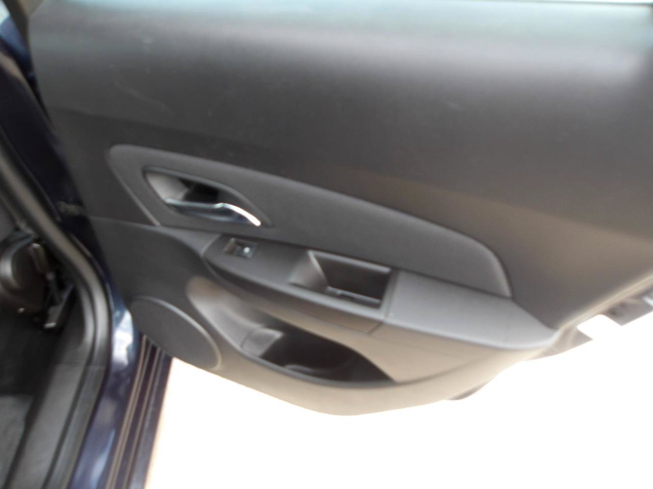 Used 2015 Chevrolet Cruze LT FWD image 7