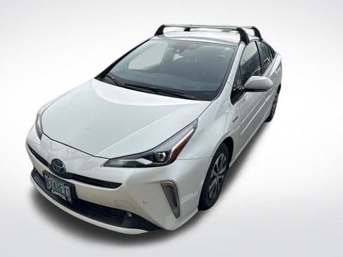 Used 2020 Toyota Prius XLE image 4
