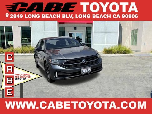Used 2023 Volkswagen Jetta Sport FWD image 1