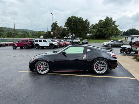 Used 2020 Nissan 370Z NISMO RWD image 6