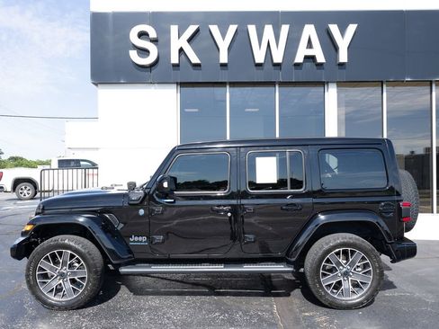 Used 2024 Jeep Wrangler High Altitude AWD/4WD image 2