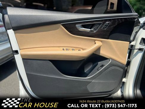 Used 2021 Audi Q8 Premium image 13