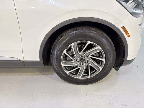Used 2024 Lincoln Aviator 2WD image 29