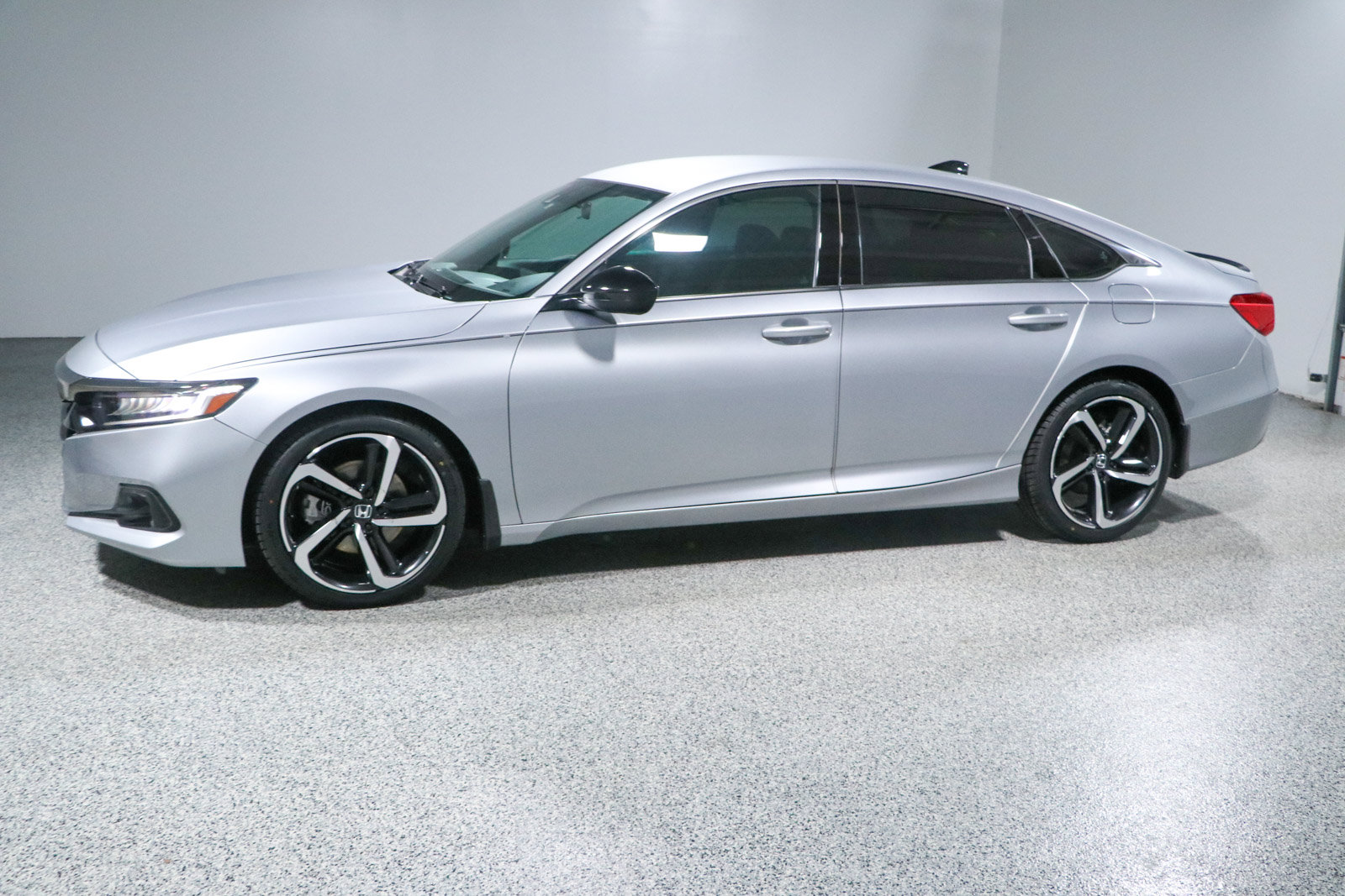Used 2022 Honda Accord Sport image 10