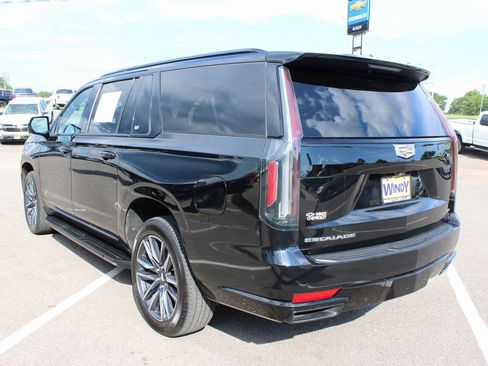 Used 2023 Cadillac Escalade ESV Sport AWD/4WD image 23