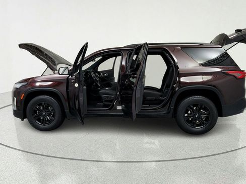Certified 2023 Chevrolet Traverse LT w/ Midnight/Sport Edition FWD image 10